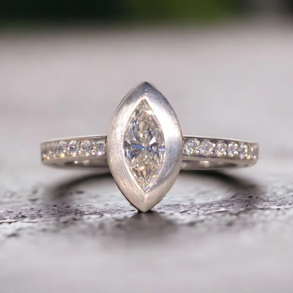 Designer Diana Vincent Signed Marquise Engagement Ring in Platinum - Picture 10 of 10